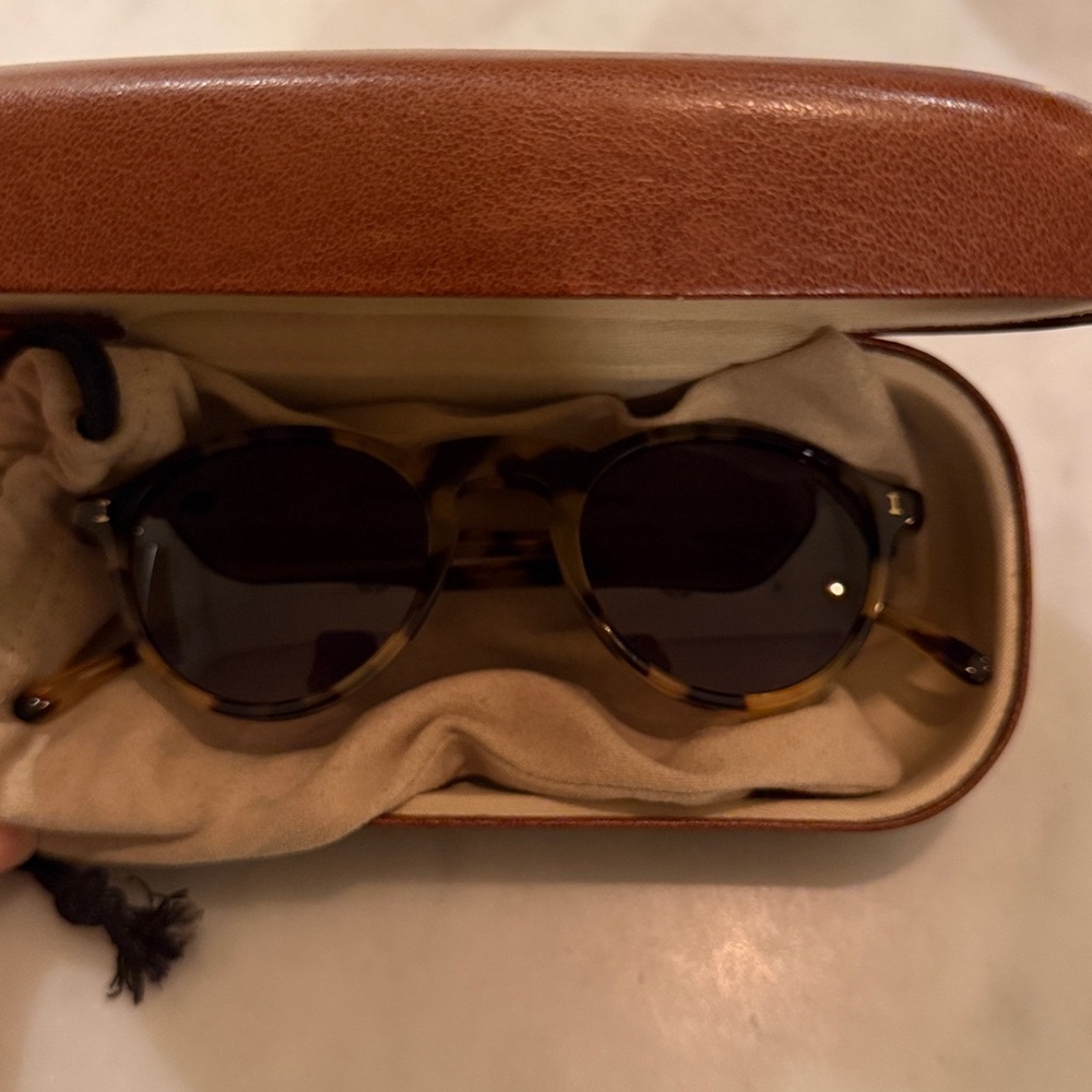 Illesteva Brown Sunglasses Case - Picture 4 of 4